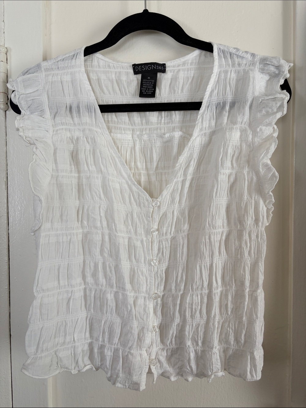 Design365 White Textured V-Neck Button Front Blouse